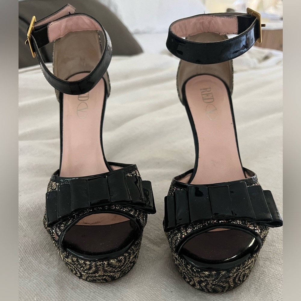 RED by Valentino metallic glitter platform heels — size 38.5